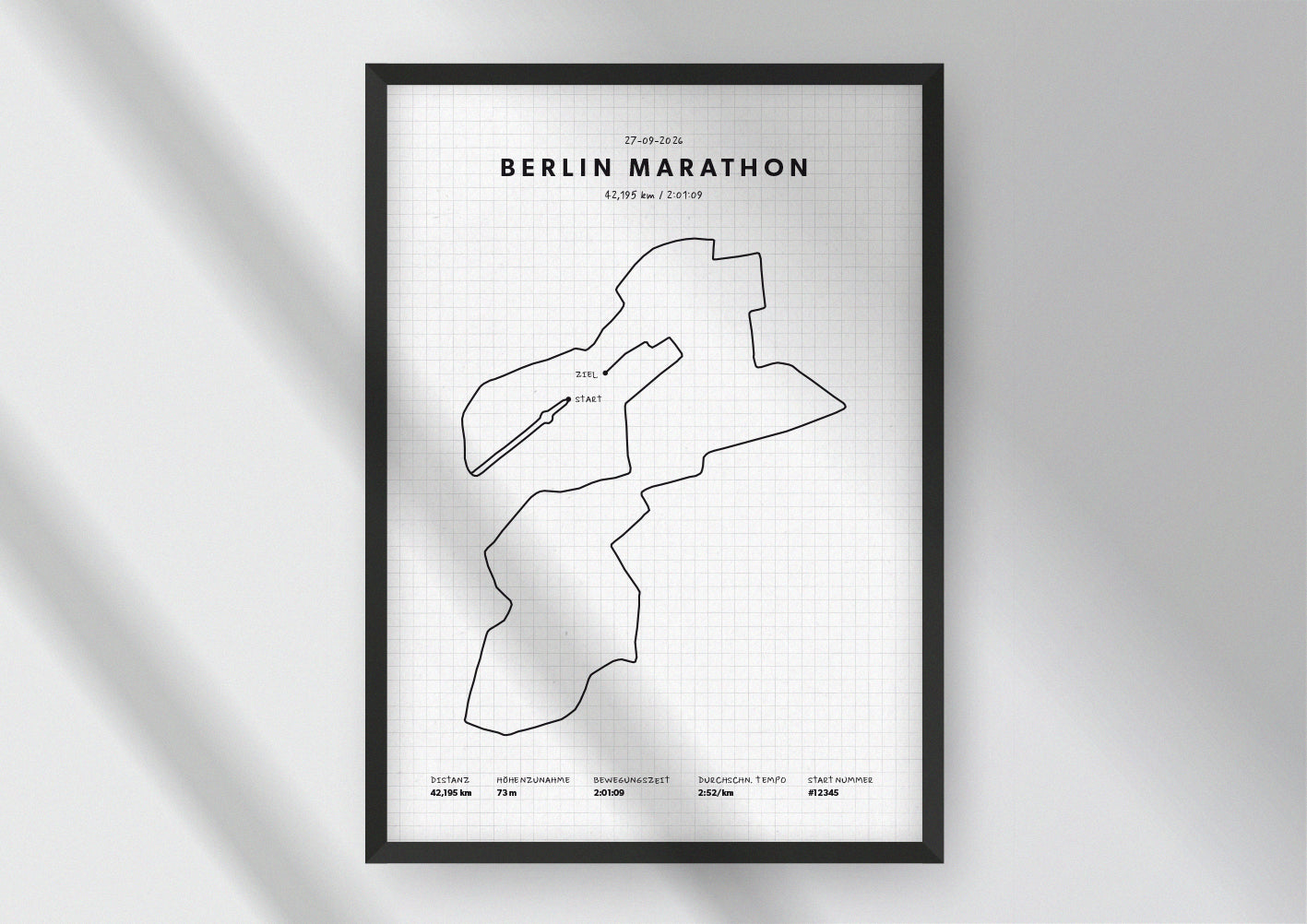 Unsere minimalistische Illustration Deines Berlin Marathons, ist die perfekte Erinnerung an ein sportliches Highlight und ein stilvoller Einrichtungsgegenstand für die heimischen Wände oder das ideale Geschenk für alle Läufer.