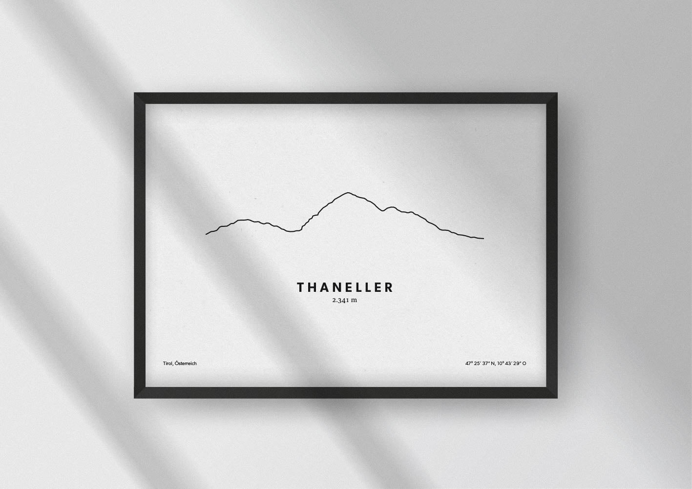 Minimalistische Illustration des Thaneller in den östlichen Lechtaler Alpen in Tirol als stilvoller Einrichtungsgegenstand für Zuhause.