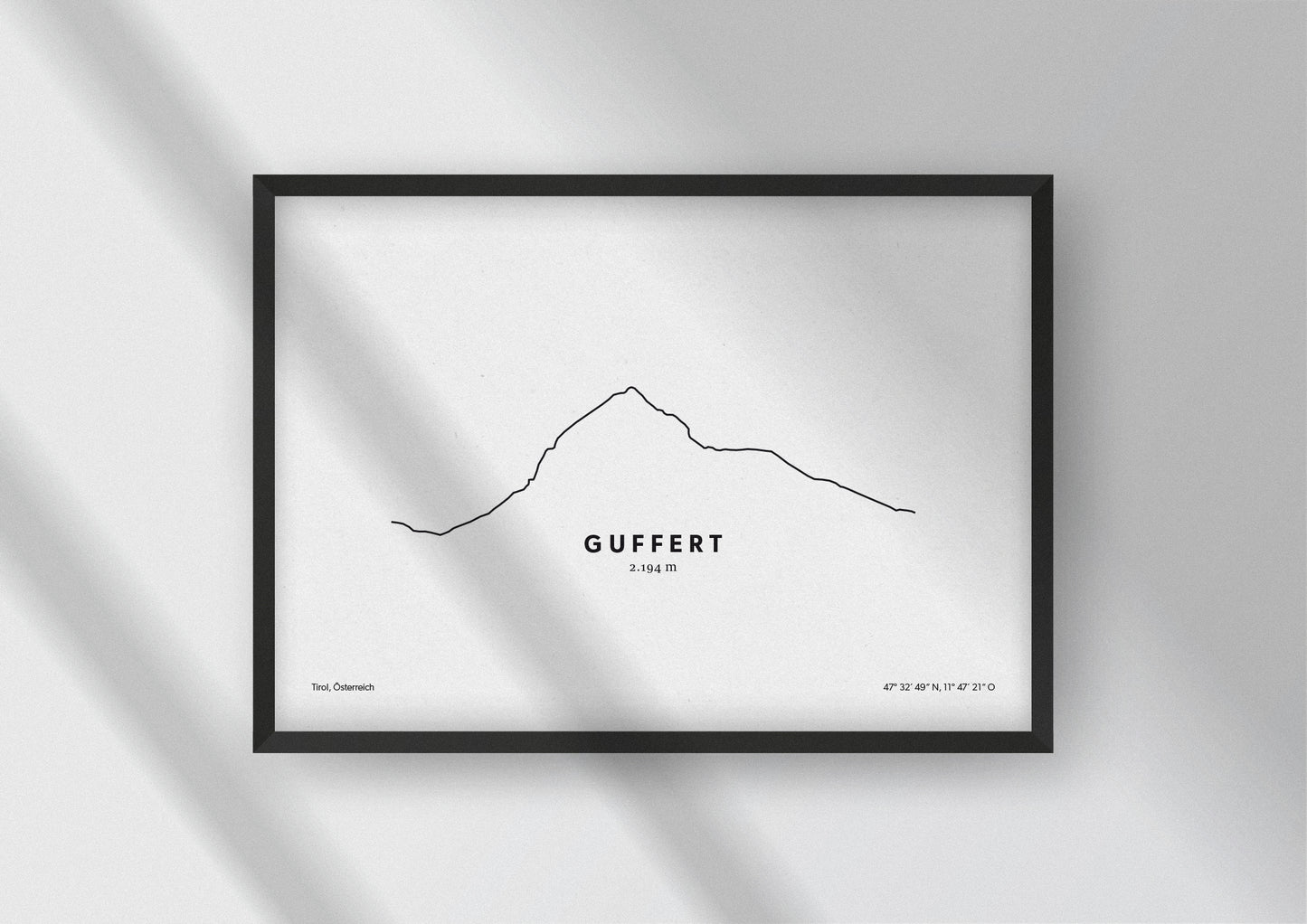 Minimalistische Illustration des Guffert in den Brandenberger Alpen, als stilvoller Einrichtungsgegenstand für Zuhause.