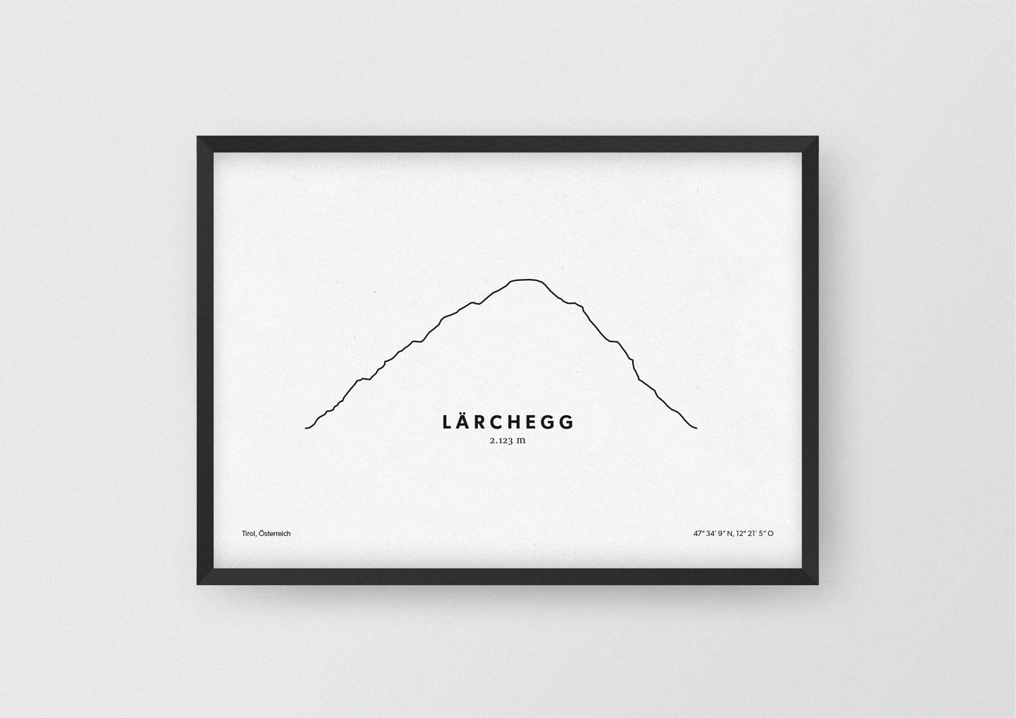 Minimalistische Illustration des Lärchegg, einem Berg im Kaisergebirge in Tirol, als stilvoller Einrichtungsgegenstand für Zuhause.