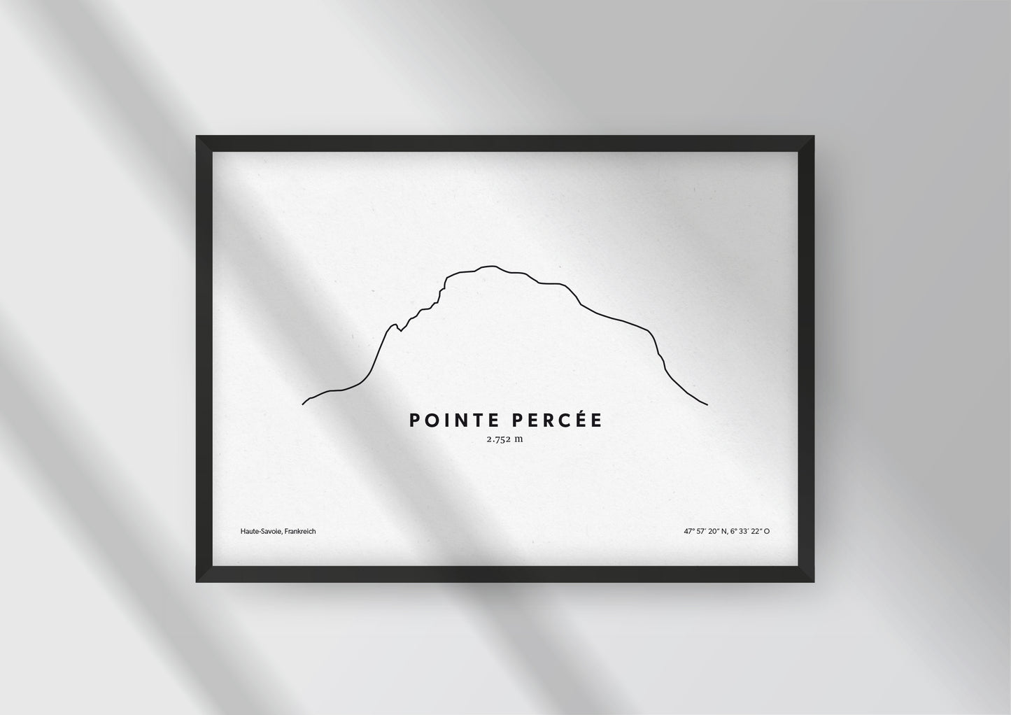 Minimalistische Illustration des Pointe Percée, dem höchsten Berg im Aravis-Gebirge der französischen Voralpen in Haute-Savoie, als stilvoller Einrichtungsgegenstand für Zuhause.