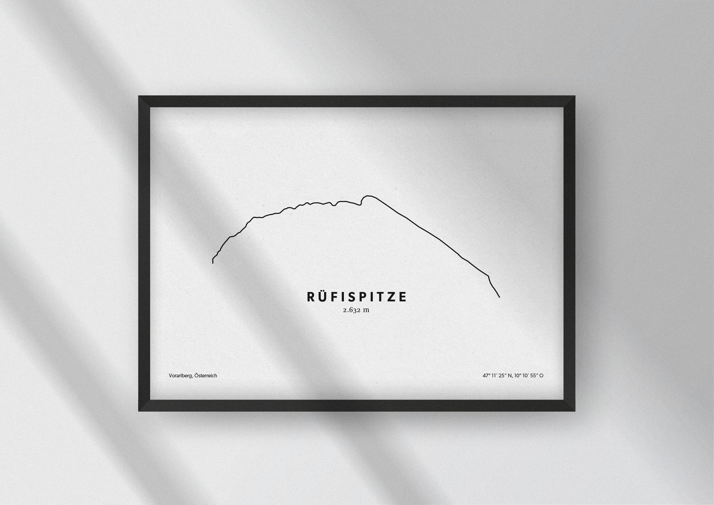 Minimalistische Illustration der Rüfispitze in Vorarlberg, als stilvoller Einrichtungsgegenstand für Zuhause.