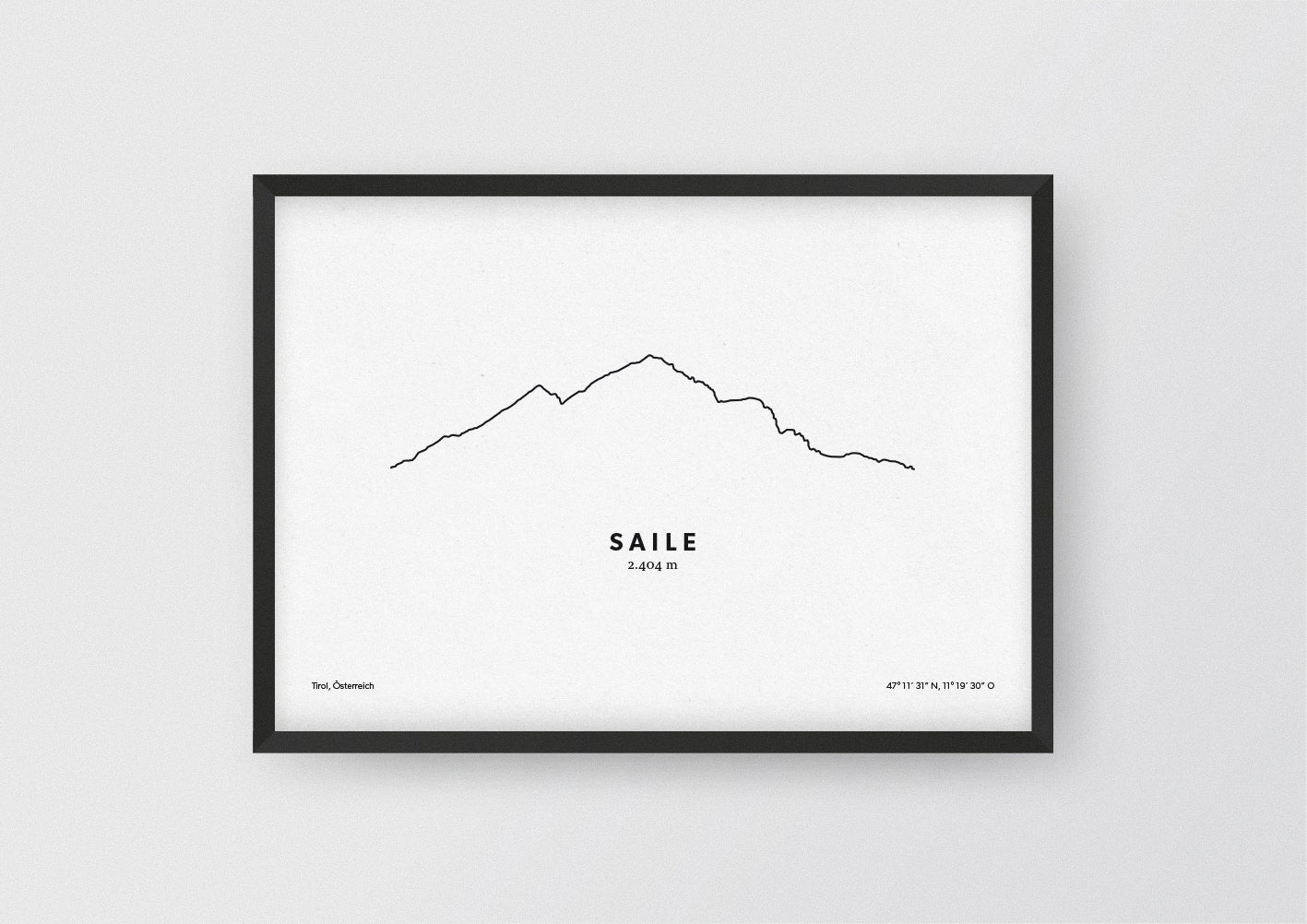 Minimalistische Illustration der Saile, insbesondere im Inntal auch Nockspitze genannt, die den nordöstlichen Abschluss der Kalkkögel und zugleich der gesamten Stubaier Alpen bildet, als stilvoller Einrichtungsgegenstand für Zuhause.