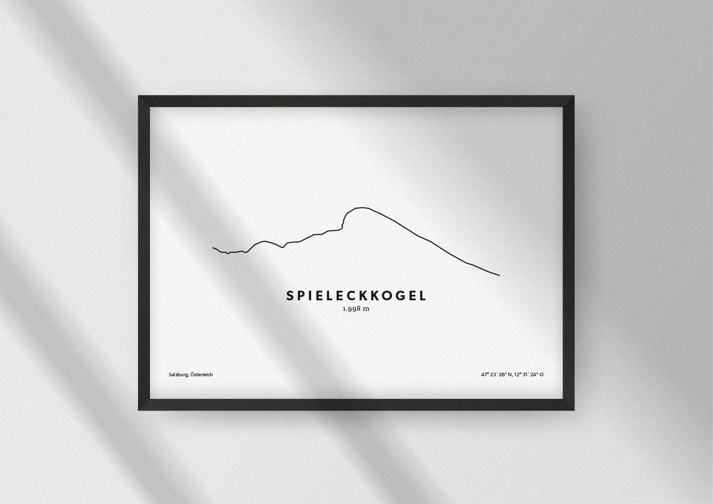 Minimalistische Illustration des Spieleckkogel in den Kitzbüheler Alpen, als stilvoller Einrichtungsgegenstand für Zuhause.