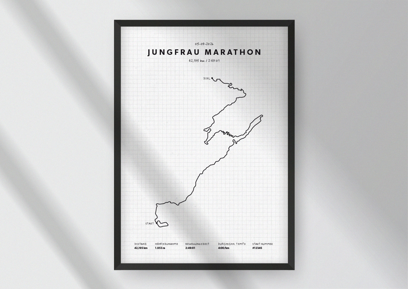 Unsere minimalistische Illustration Deines Jungfrau Marathons, ist die perfekte Erinnerung an ein sportliches Highlight und ein stilvoller Einrichtungsgegenstand für die heimischen Wände oder das ideale Geschenk für alle Läufer.