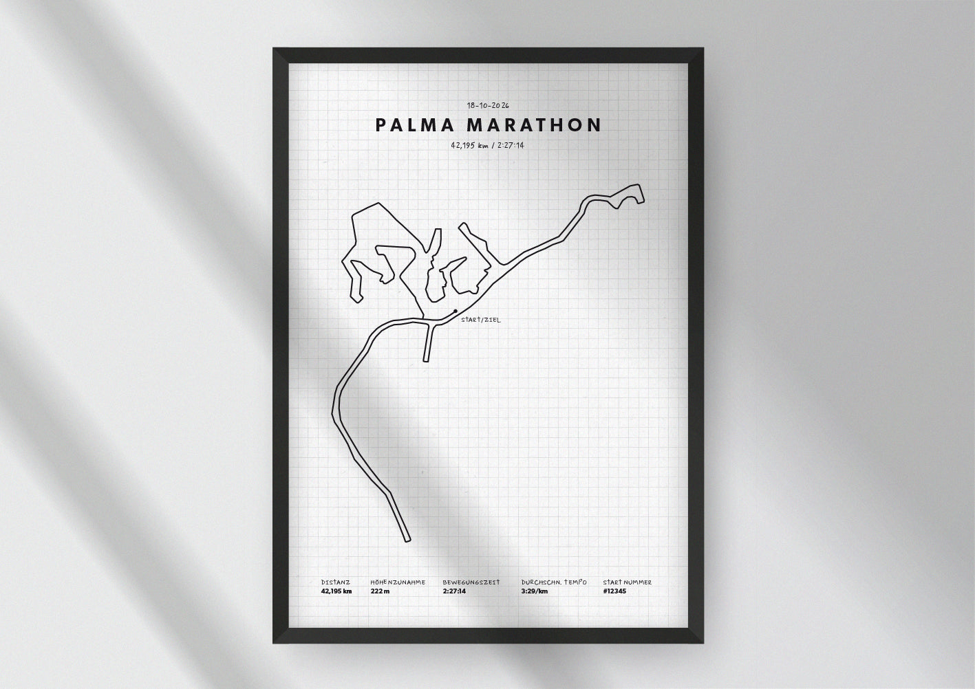 Unsere minimalistische Illustration Deines Palma Marathons, ist die perfekte Erinnerung an ein sportliches Highlight und ein stilvoller Einrichtungsgegenstand für die heimischen Wände oder das ideale Geschenk für alle Läufer.