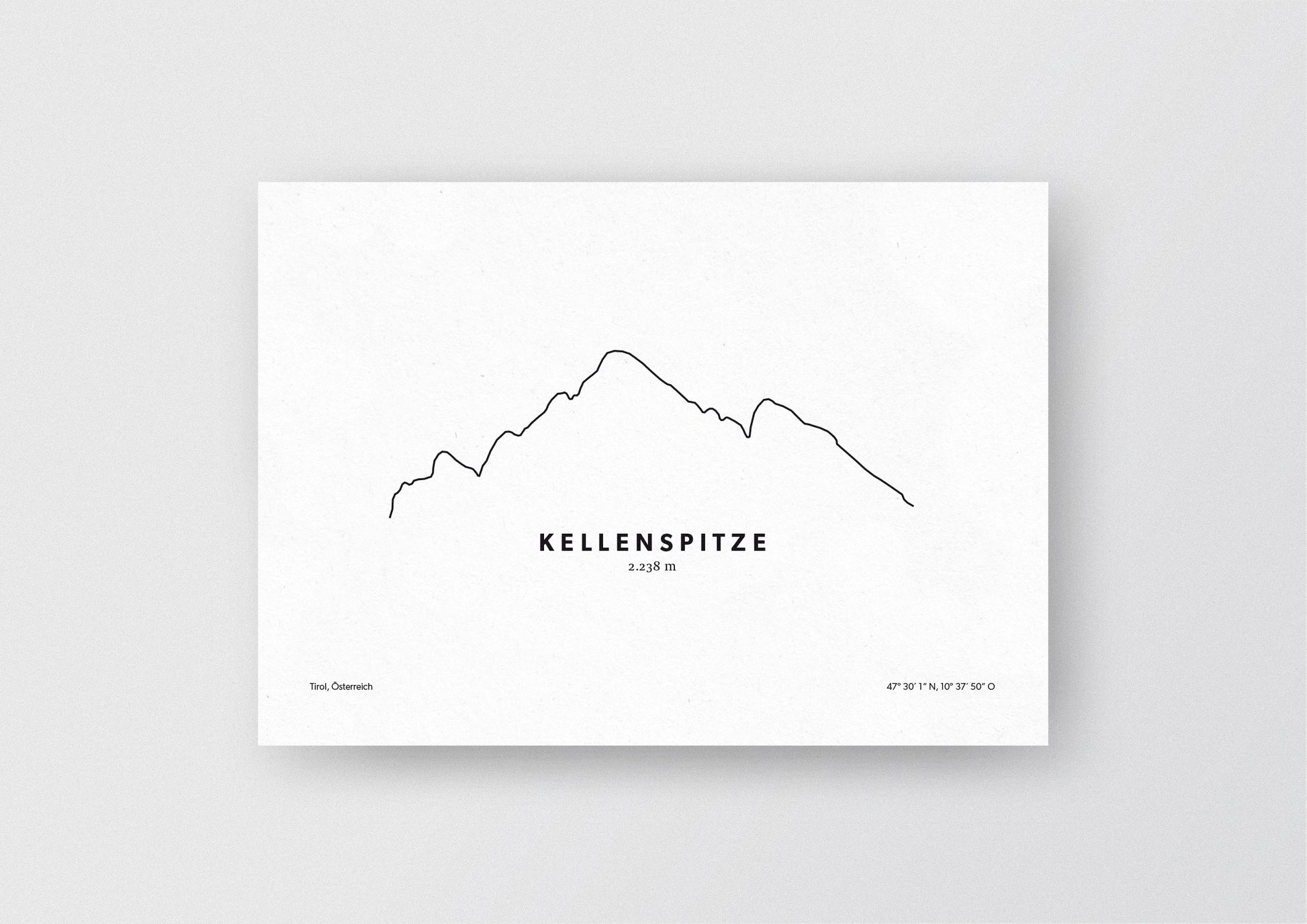 Minimalistische Illustration der Kellenspitze im Tannheimer Tal, als stilvoller Einrichtungsgegenstand für Zuhause.