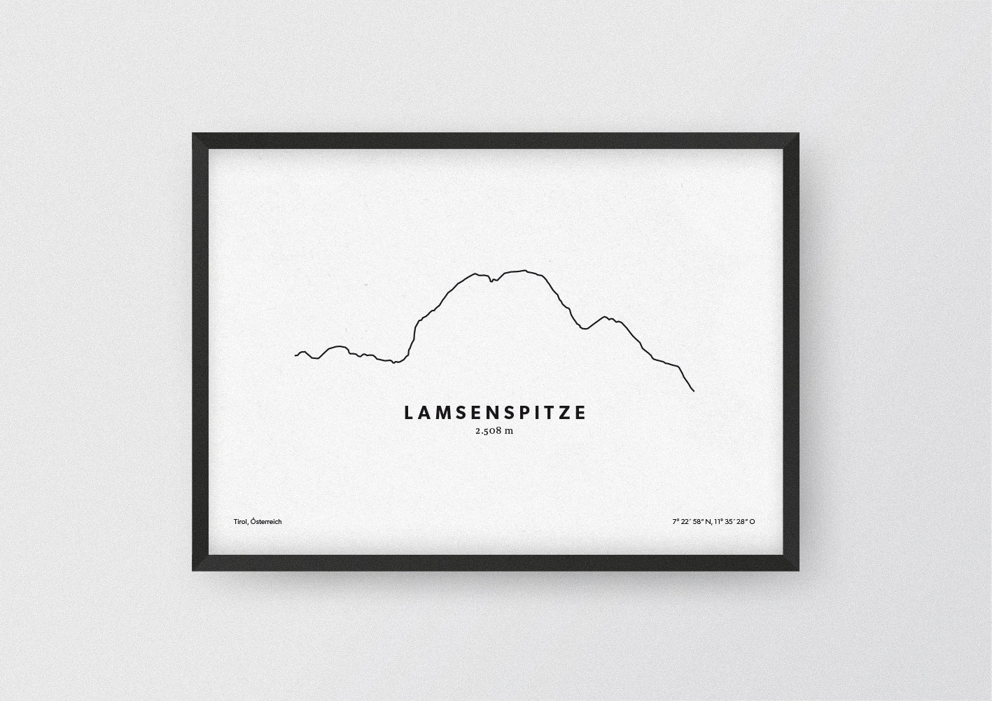 Minimalistische Illustration der Lamsenspitze, einem Berg im Karwendel in Tirol, als stilvoller Einrichtungsgegenstand für Zuhause.