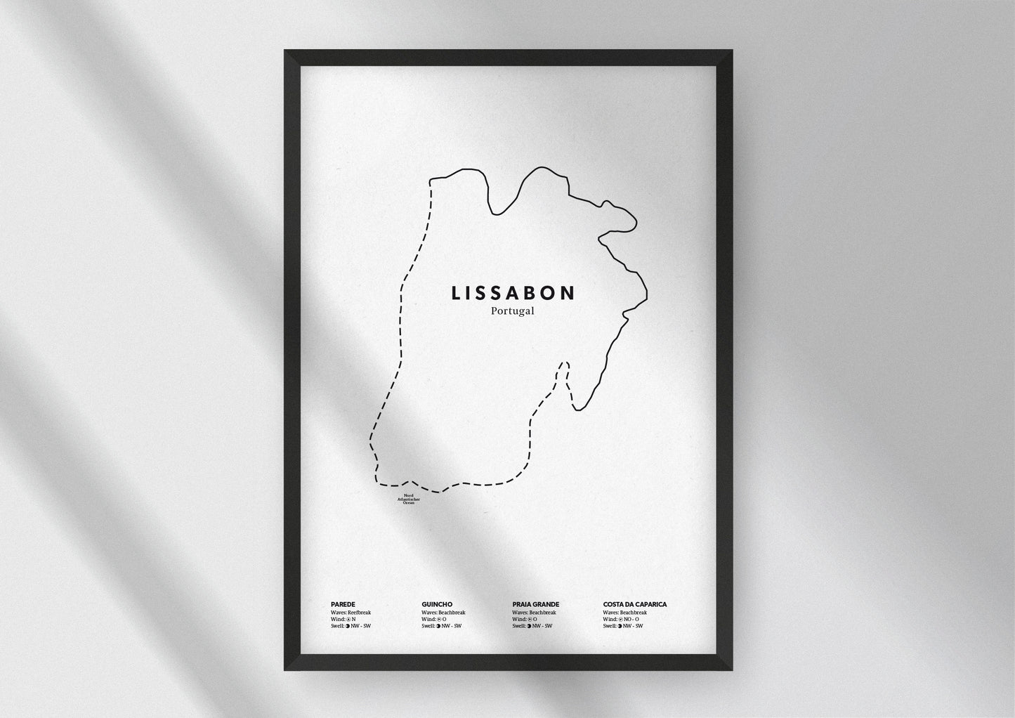 Minimalistische Illustration der Karte von Lissabon, mit Markierung der Küste sowie vier Surfhotspots der Region, als stilvoller Einrichtungsgegenstand für Zuhause.