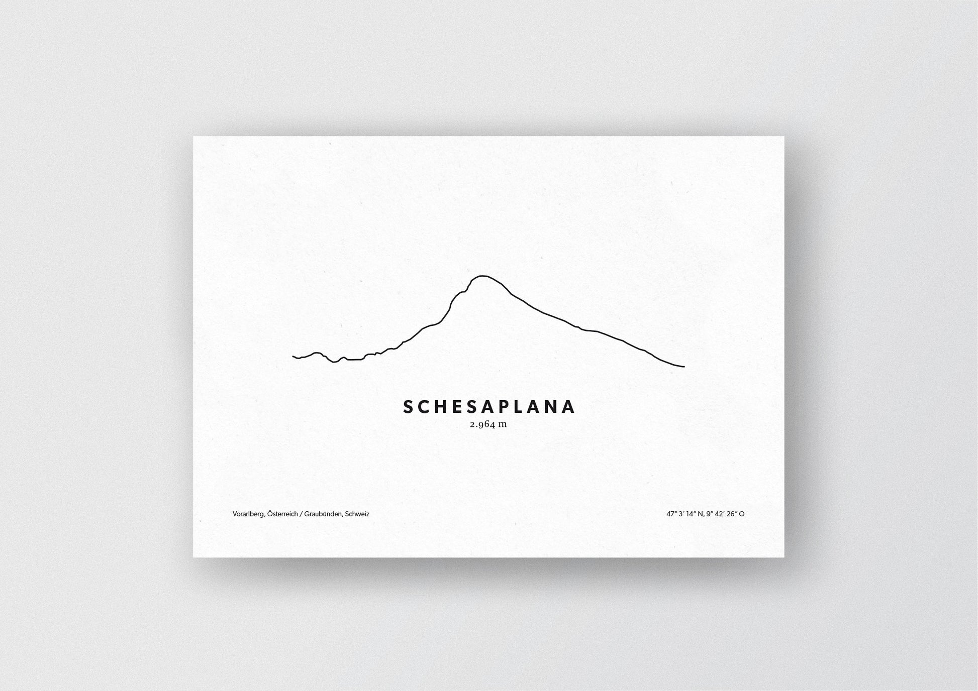 Minimalistische Illustration der Schesaplana, dem höchsten Berg im Rätikon, als stilvoller Einrichtungsgegenstand für Zuhause.