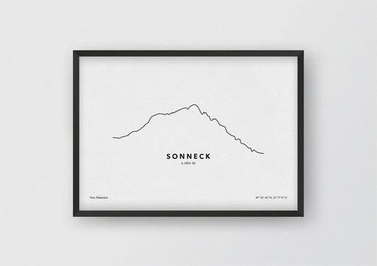 Minimalistische Illustration des Sonneck im Kaisergebirge in Tirol, als stilvoller Einrichtungsgegenstand für Zuhause.