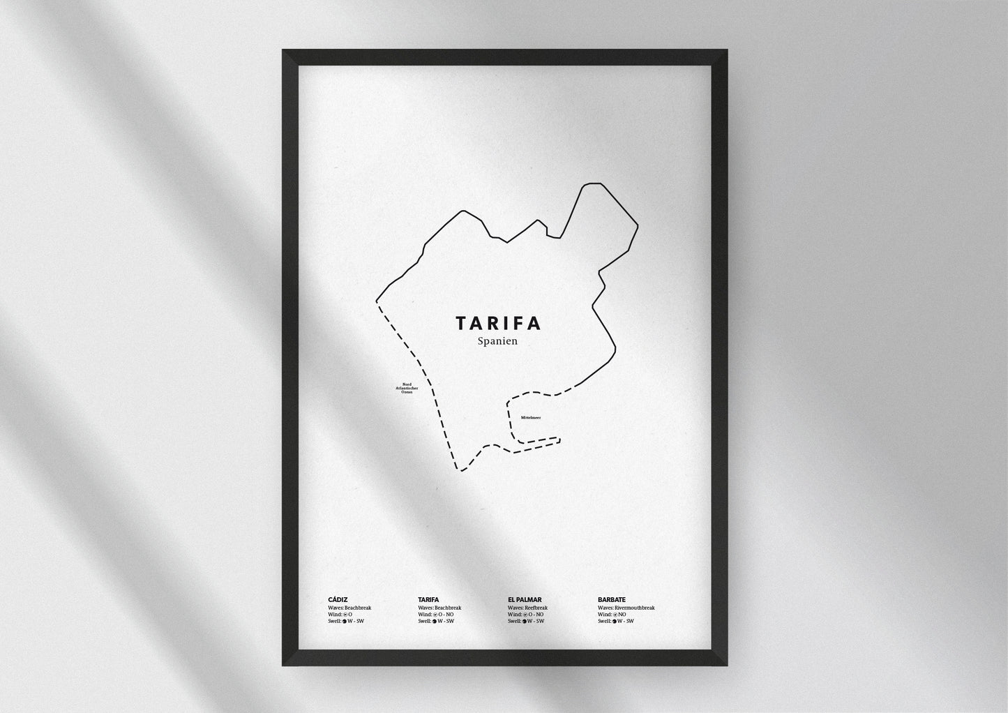 Minimalistische Illustration der Karte von Tarifa in Spanien, mit Markierung der Küste sowie vier Surfhotspots der Region, als stilvoller Einrichtungsgegenstand für Zuhause.