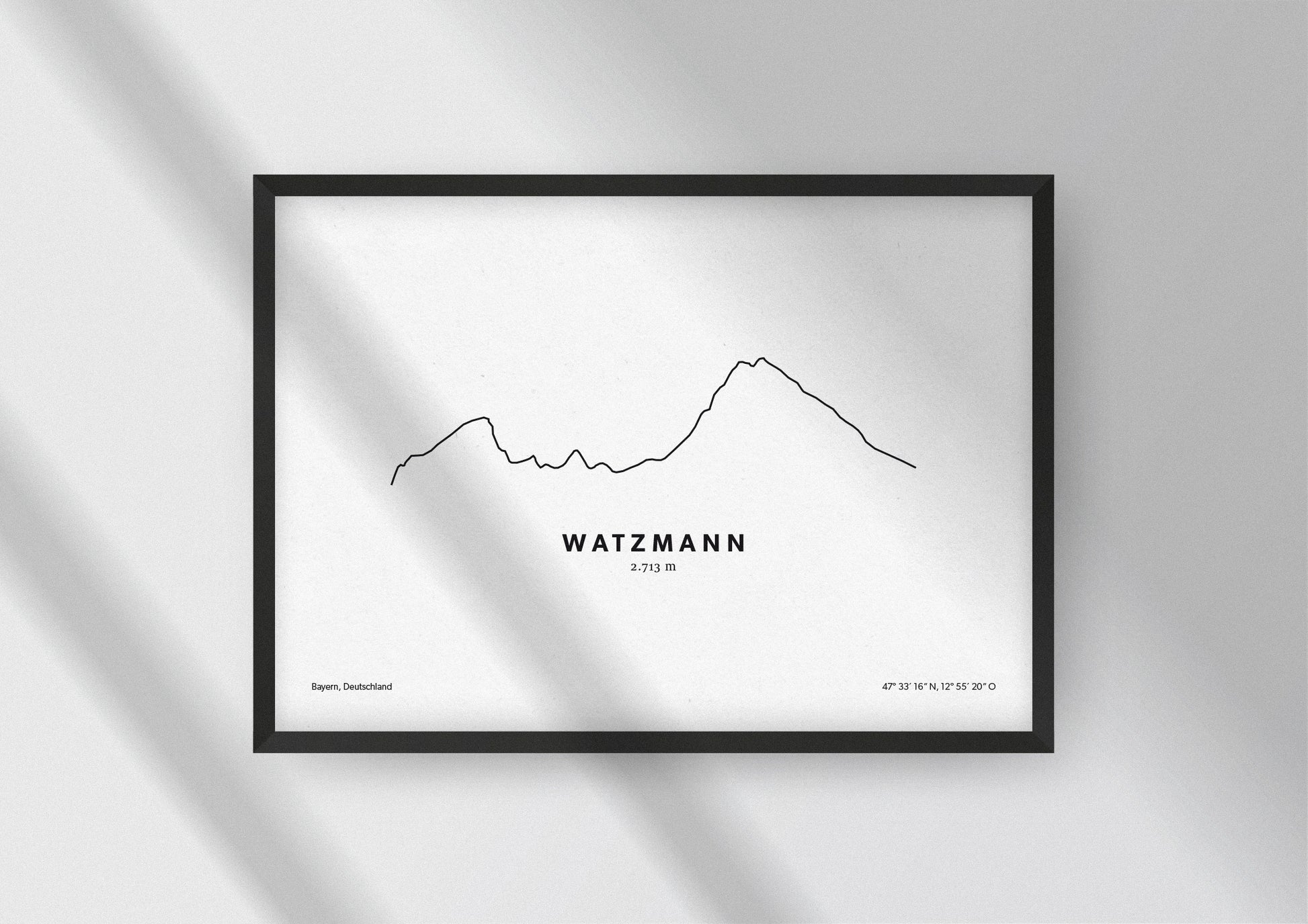 Minimalistische Illustration des Watzmann in den Berchtesgadener Alpen, als stilvoller Einrichtungsgegenstand für Zuhause.