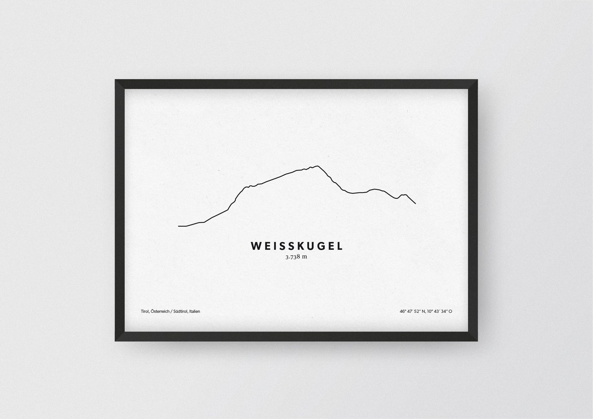 Unsere minimalistische Illustration der Weißkugel, nach der Wildspitze der zweithöchste Berg der Ötztaler Alpen, ist die perfekte Erinnerung an deinen Bergmoment und ein stilvoller Einrichtungsgegenstand für dein Zuhause.